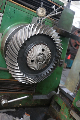 20CrNi2 MoA Alloy Steel Spiral Bevel innesta l'insieme per i riduttori dell'ingranaggio