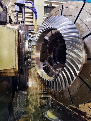 Ingranaggio conico 0.2mm dell'elica di HRC58 35° con il trattamento termico di carburazione