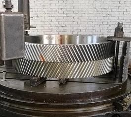 Dispositivi di ingranaggi per ingranaggi a spirale per applicazioni in acciaio pesante